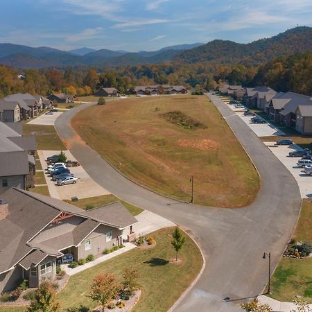 Modern Cades Cove Condo W Community Pool Townsend Buitenkant foto